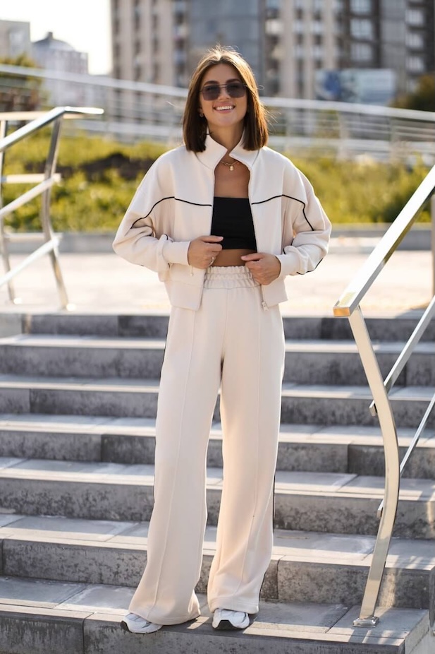 Women’s Viera sports suit in ivory color